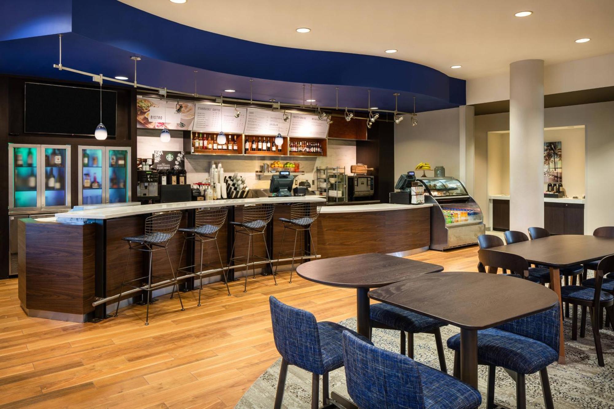 Courtyard By Marriott Fort Lauderdale Airport & Cruise Port Dania Beach Exterior photo