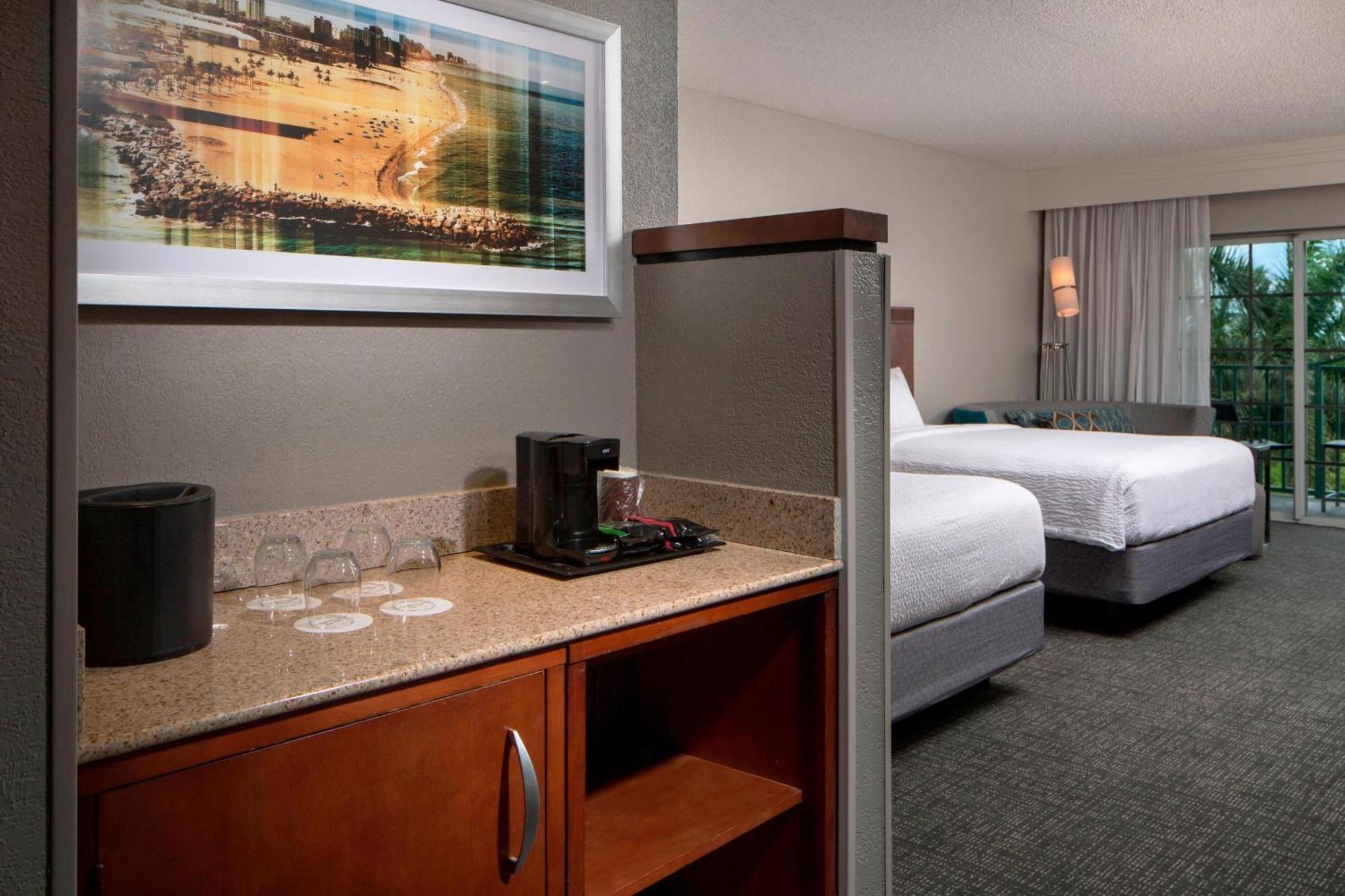 Courtyard By Marriott Fort Lauderdale Airport & Cruise Port Dania Beach Exterior photo