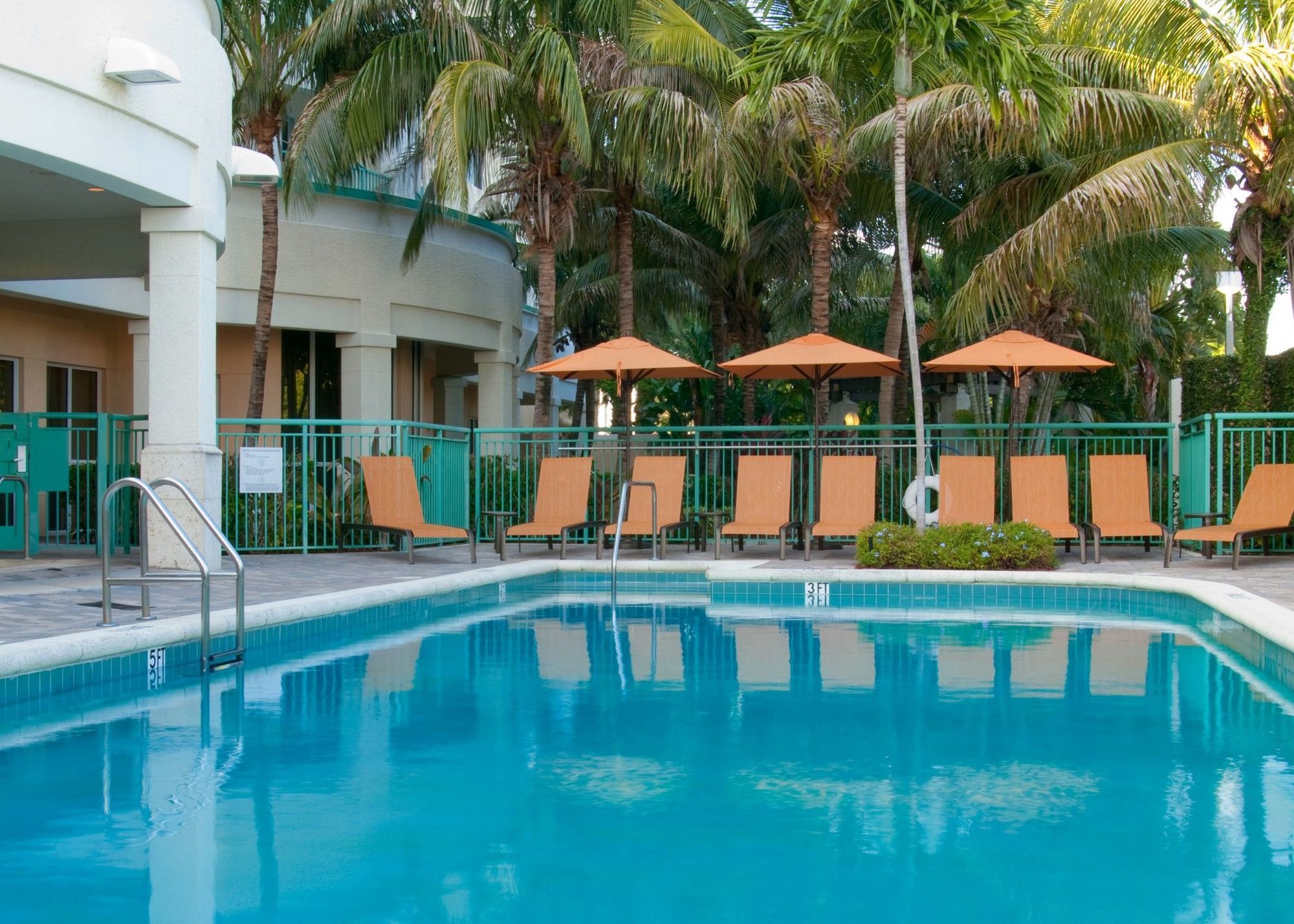 Courtyard By Marriott Fort Lauderdale Airport & Cruise Port Hotel Dania Beach Facilities photo