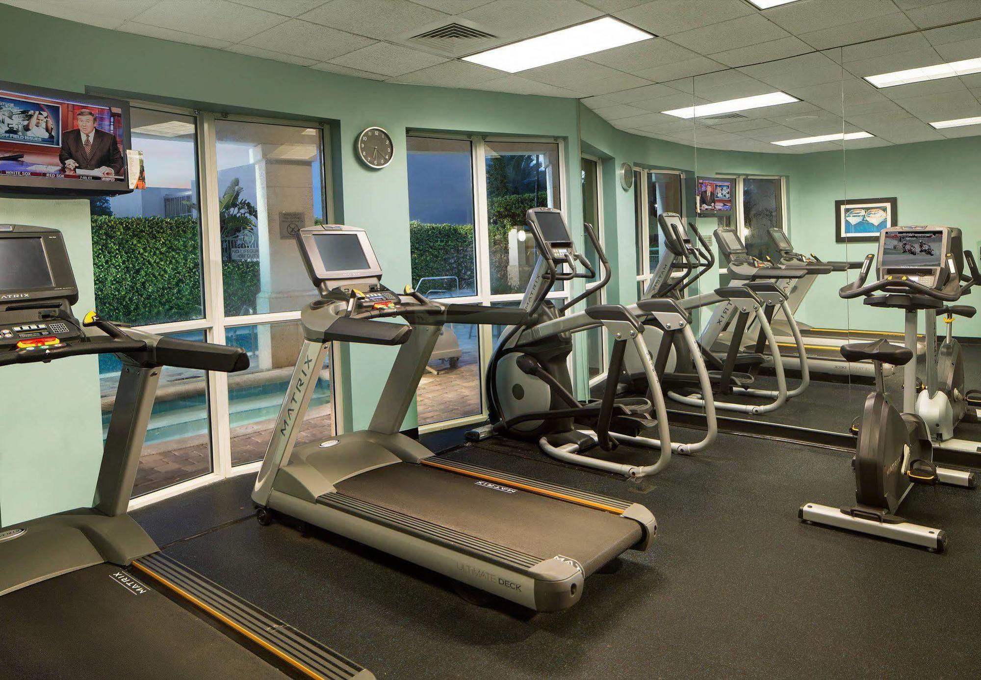 Courtyard By Marriott Fort Lauderdale Airport & Cruise Port Dania Beach Exterior photo